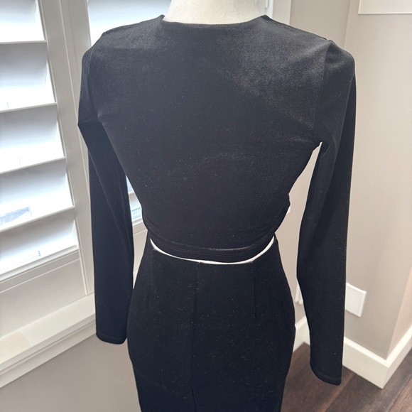 Dynamite Black Velvet Maxi Skirt Set - Picture 4 of 12